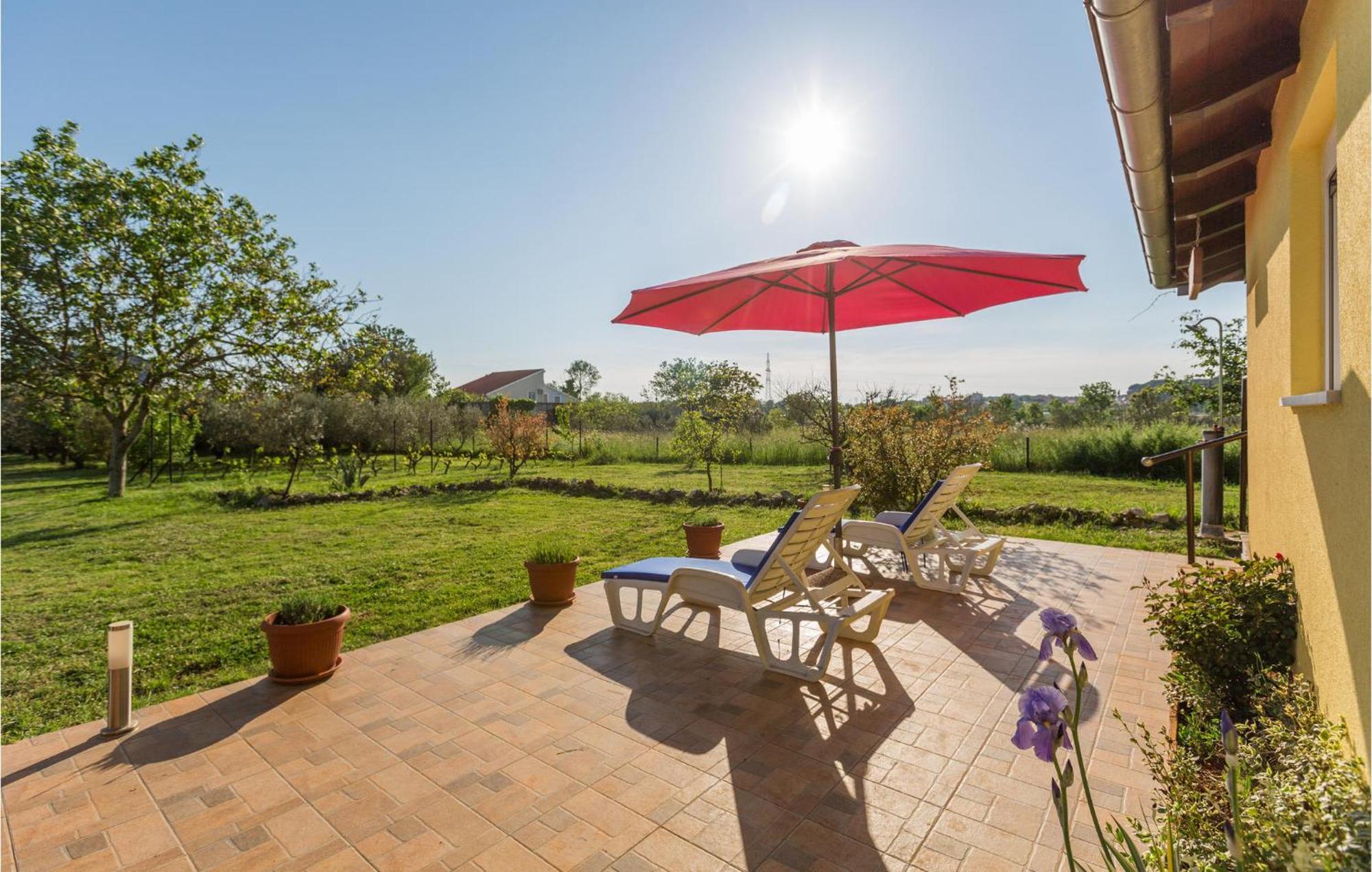 Nice Studio In Pula With Kitchen Экстерьер фото